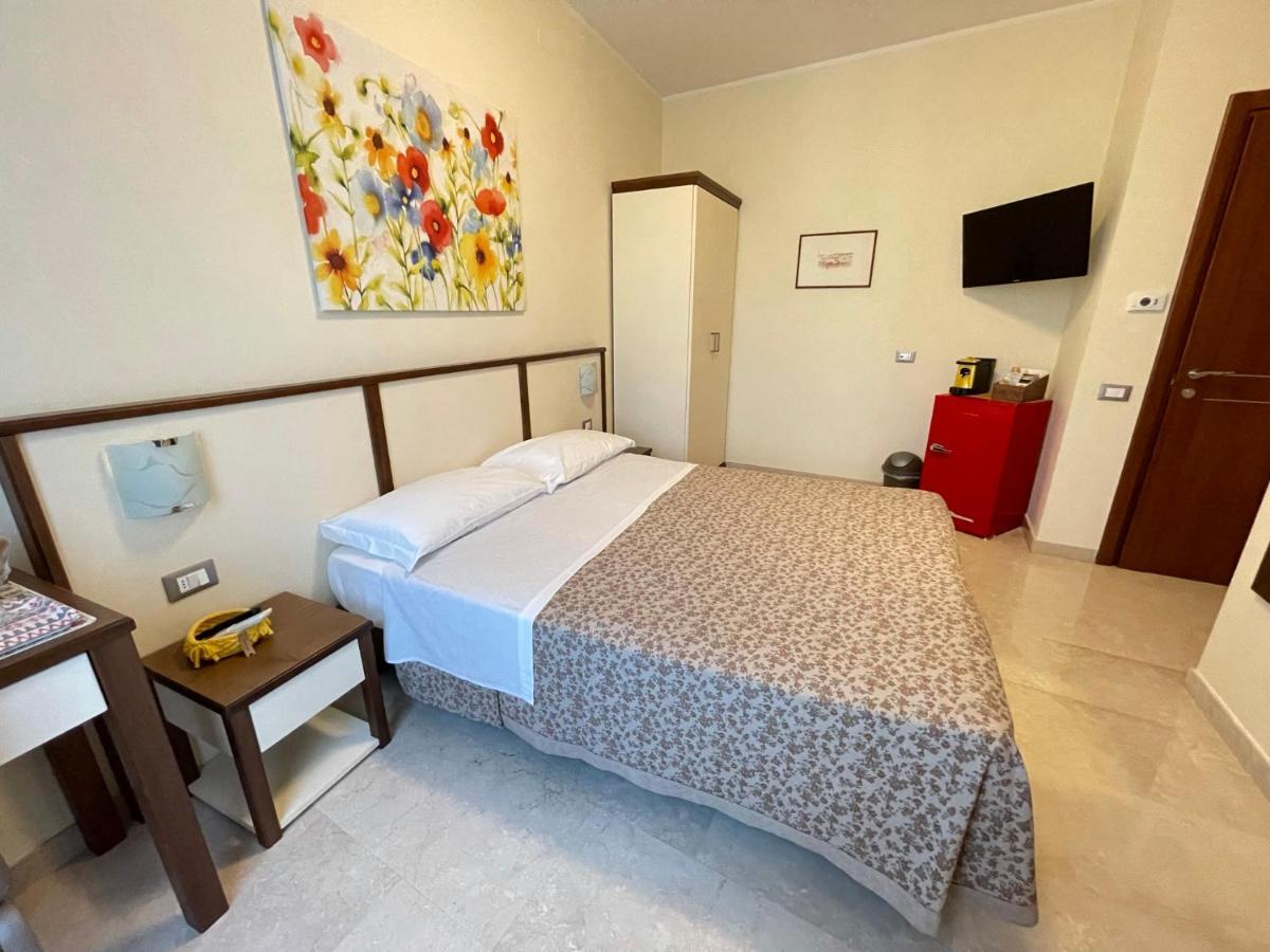 B&B Ponte Capograssi Сульмона Екстер'єр фото