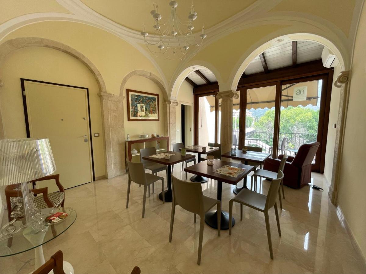 B&B Ponte Capograssi Сульмона Екстер'єр фото