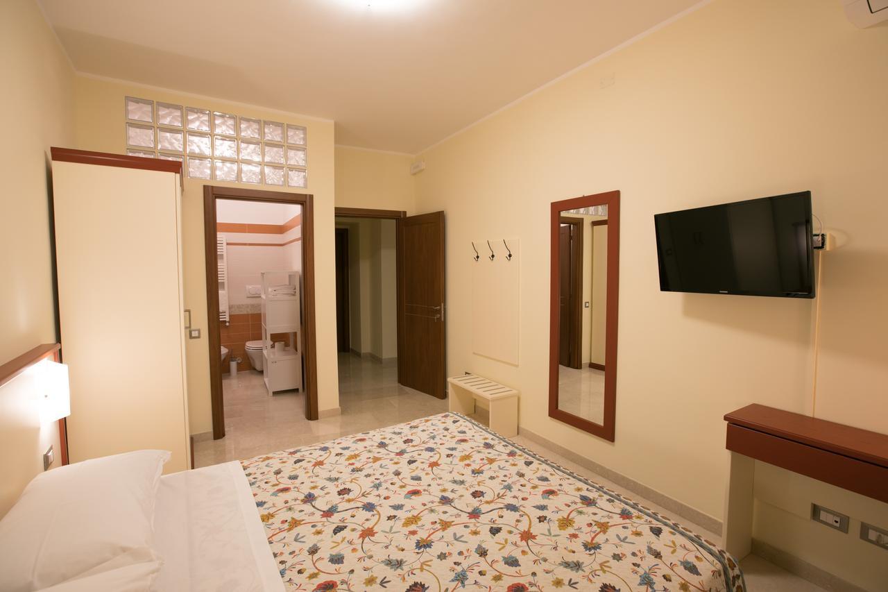 B&B Ponte Capograssi Сульмона Екстер'єр фото