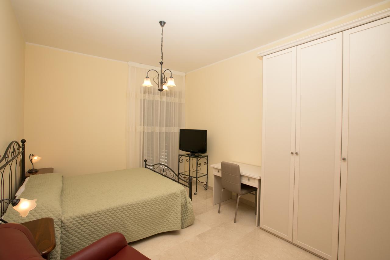 B&B Ponte Capograssi Сульмона Екстер'єр фото