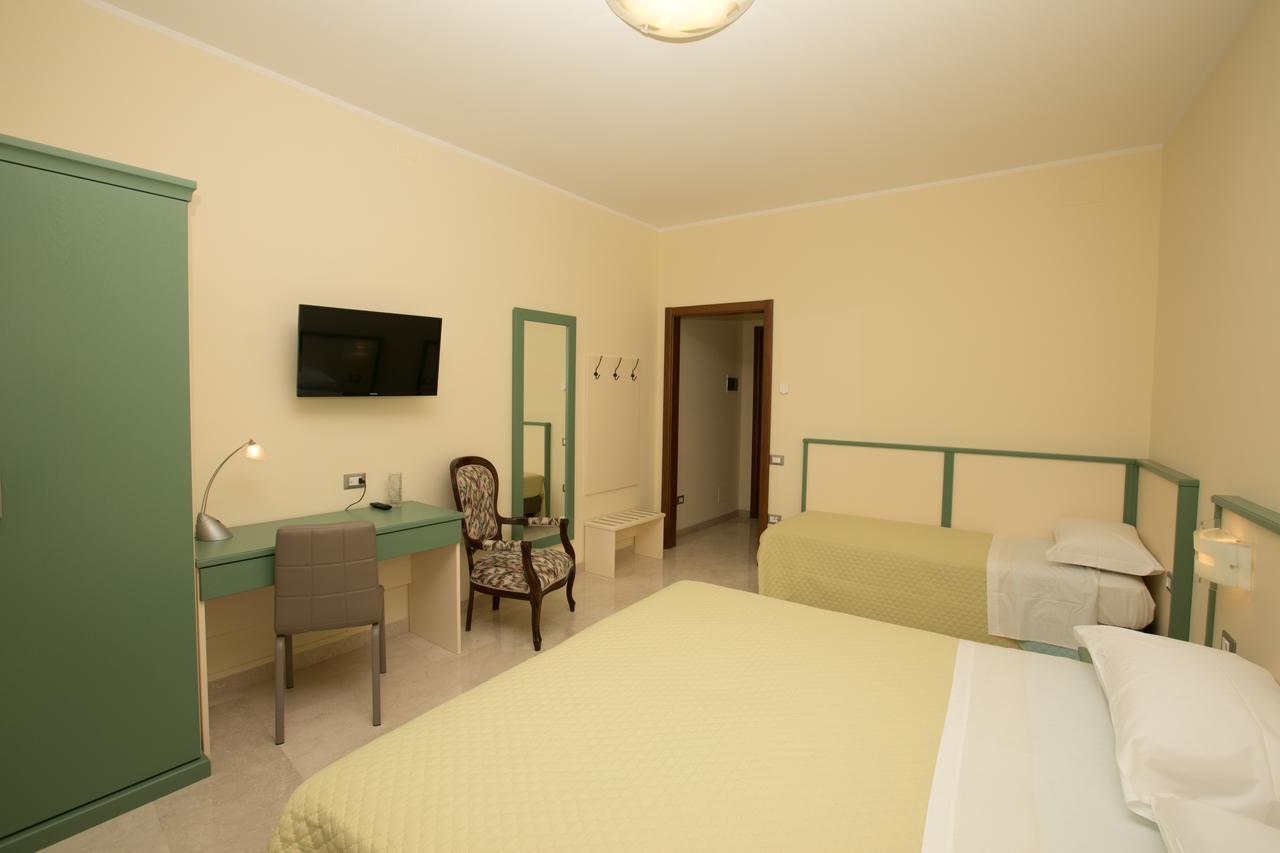 B&B Ponte Capograssi Сульмона Екстер'єр фото